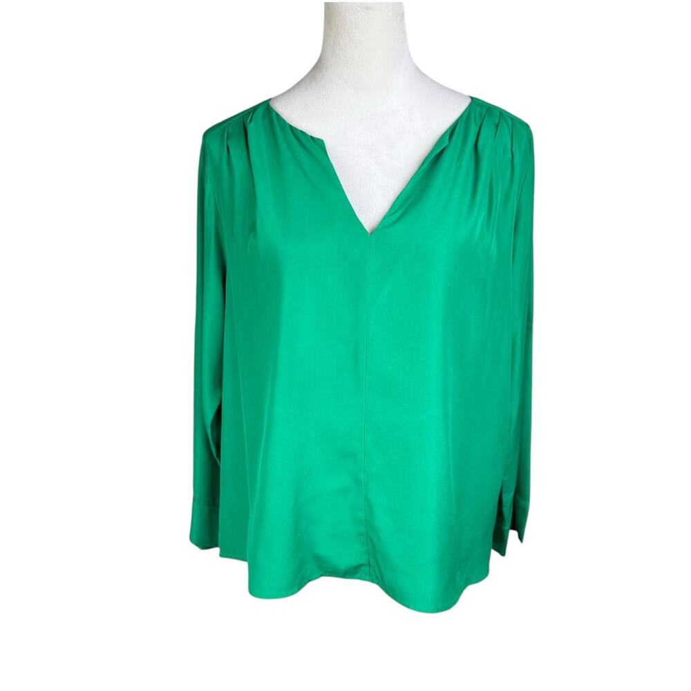 Collective Concepts Solid Kelly Green V-neck Long Roll Tab Sleeves Simple Blouse